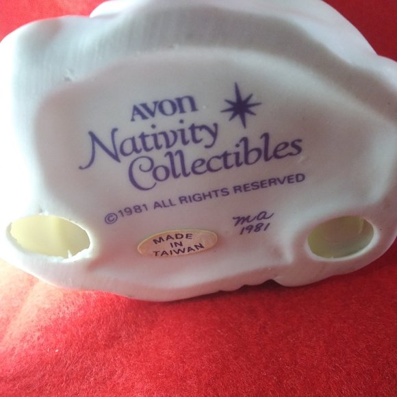 Vintage 1980's Avon Nativity Holy Family - Picture 9 of 15